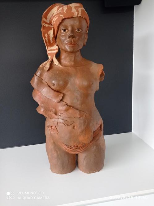 Gebakken klei beeld vrouw door Christien Dutoit., Antiek en Kunst, Kunst | Beelden en Houtsnijwerken, Ophalen