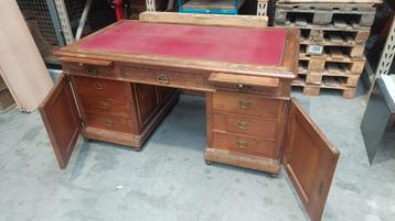 Bureau en bois  beschikbaar voor biedingen