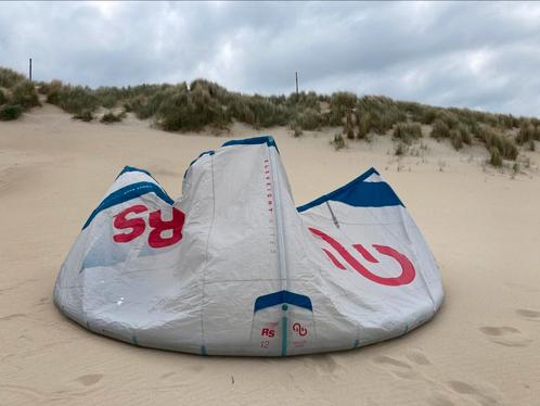 Kite 12m Eleveight en North navigator bar, Watersport en Boten, Kitesurfen, Zo goed als nieuw, Kite, Ophalen