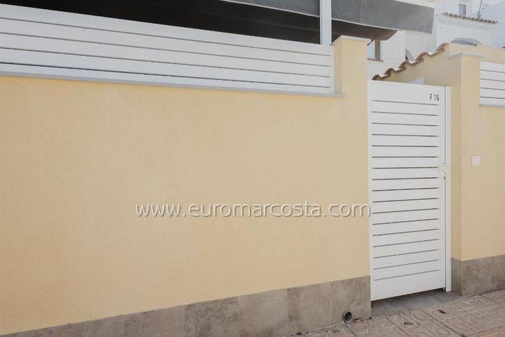 REF.T31976 Bungalow avec jardin à 300 m. de la mer., Immo, Buitenland, Spanje, Woonhuis, Stad
