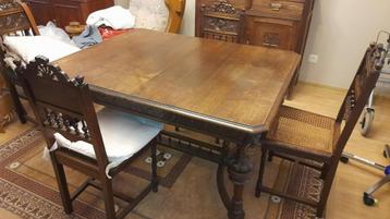 Tafel met houtsnijwerk, 4 stoelen met rietvlechtwerk-vintage