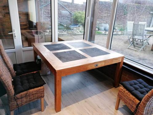 Table en teck massif avec pierres bleues du Hainaut, Maison & Meubles, Tables | Tables à manger, Comme neuf, 150 à 200 cm, 150 à 200 cm