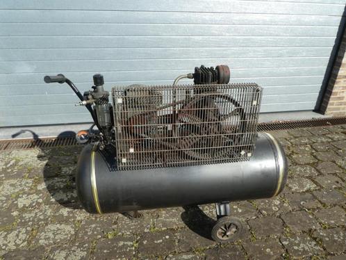 compressor 100l 3pk motor met werk aan, Doe-het-zelf en Bouw, Compressors, Gebruikt, 100 liter of meer, Ophalen