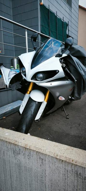 Yzf Yamaha R1 cross plane 2009 beschikbaar voor biedingen