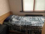 1 persoons bed zonder matras, Huis en Inrichting, Slaapkamer | Bedden, Ophalen, Gebruikt, Eenpersoons, Crème
