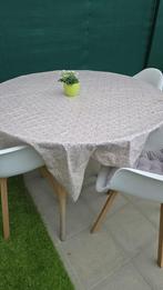 Tafel met stoelen, Ophalen