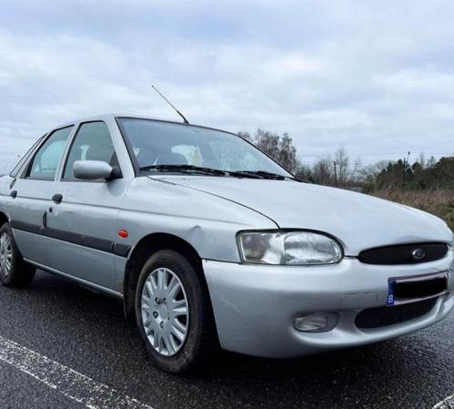 Ford Escort, Autos, Ford, Particulier, Escort, ABS, Airbags, Vitres électriques, Phares antibrouillard, Radio, Essence, Euro 2