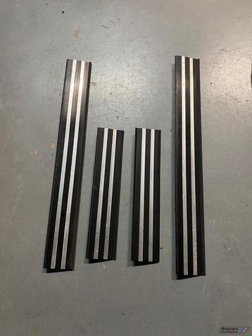 Bmw E34 instaplijsten chroom sedan instaplijst 5-serie  beschikbaar voor biedingen