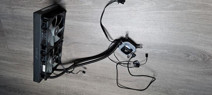 Corsair Hydro Series H100i AIO CPU Koeler, Computers en Software, Computerkoelers, Gebruikt, Ophalen of Verzenden