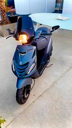 Scooter 4 takt 50cc rijbewijs B, Fietsen en Brommers, Ophalen of Verzenden, Zo goed als nieuw