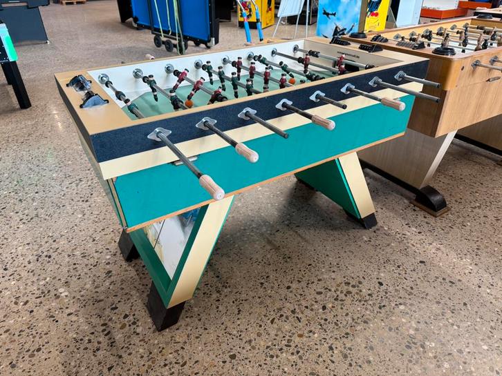 Voetbaltafel groene jupiter kicker, Sport en Fitness, Biljarten en Poolen, Zo goed als nieuw, Ophalen