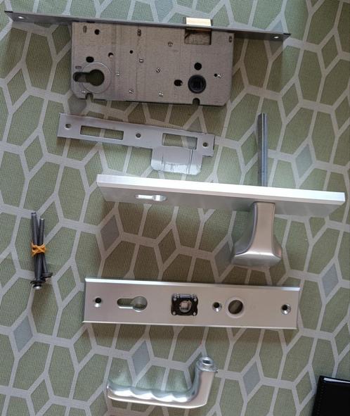 Veiligheidsbeslag + slot, Doe-het-zelf en Bouw, Hang- en Sluitwerk, Zo goed als nieuw, Slot, Inox, Ophalen of Verzenden