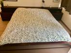 Bed met goede matras en 2 nachtkastjes, Huis en Inrichting, Slaapkamer | Matrassen en Bedbodems, Ophalen, Gebruikt, 210 cm, Tweepersoons