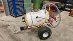 Sproeiwagen voor quad, zitmaaier of mini tractor., Ophalen, Zo goed als nieuw