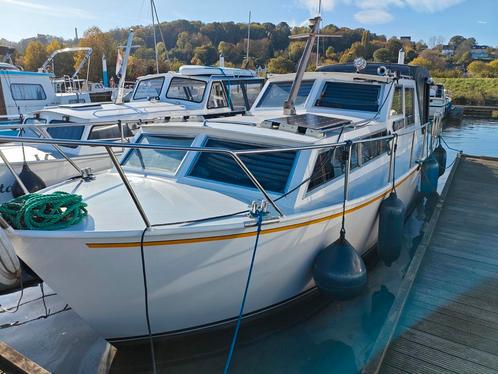 Boot excellent kruiser met boeg en hekschroef, Watersport en Boten, Motorboten en Motorjachten, Zo goed als nieuw, Staal, Diesel