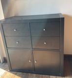 Kastje Ikea commode bruin-zwart, Maison & Meubles, Armoires | Commodes, 3 ou 4 tiroirs, 25 à 50 cm, Moins de 100 cm, Enlèvement