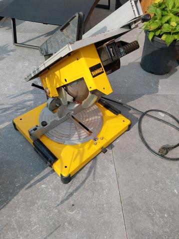 Dewalt Combizaag beschikbaar voor biedingen