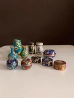 Cloisonné vaasjes en potjes, Ophalen
