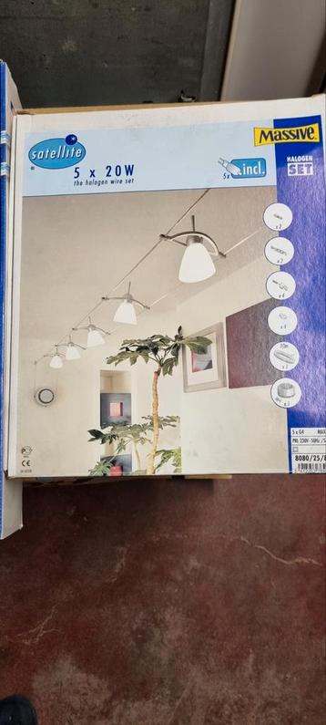 5 halogenen op kabels met een 12v/5 x 20w transformator beschikbaar voor biedingen
