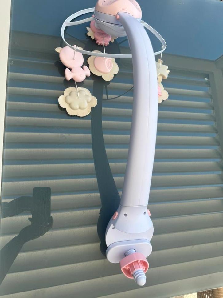 Infantino roze bed mobiel, Kinderen en Baby's, Kinderkamer | Inrichting en Decoratie, Gebruikt, Lamp, Ophalen