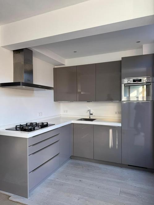 Nette Moderne Hoekkeuken + Composiet + GEDEMONTEERD, Huis en Inrichting, Keuken | Complete keukens, Hoekkeuken, Composiet, Hoogglans of Gelakt