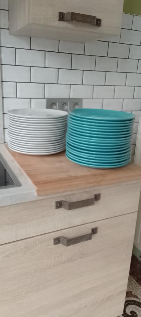 FARGKLAR, Huis en Inrichting, Keuken | Servies, Zo goed als nieuw, Compleet servies, Effen, Porselein, Ophalen