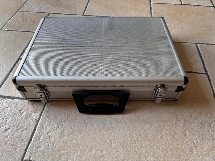 Koffer in goede staat, Bijoux, Sacs & Beauté, Valises, Utilisé, Plastique dur, Enlèvement ou Envoi