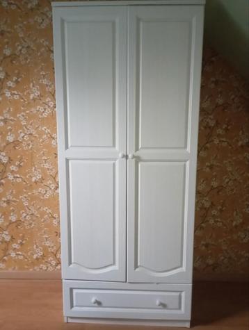 Kleerkast - wit beschikbaar voor biedingen