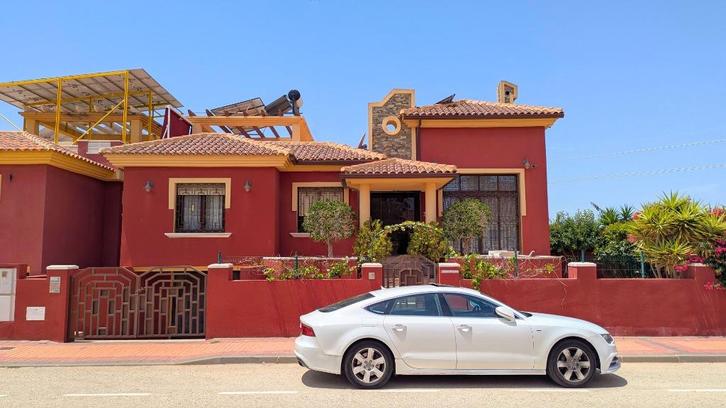 Ruime vrijstaande villa te koop in Lo Crispin - Alicante, Immo, Buitenland, Spanje, Woonhuis, Dorp