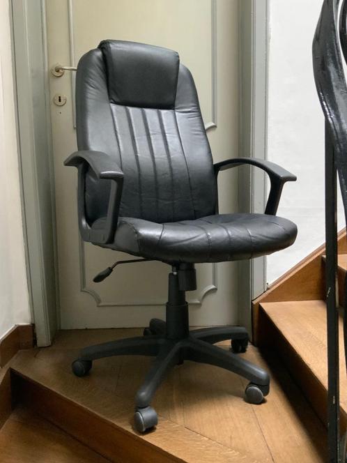 Grote bureaustoel met wielen, Huis en Inrichting, Bureaustoelen, Gebruikt, Bureaustoel, Zwart, Ergonomisch, Ophalen