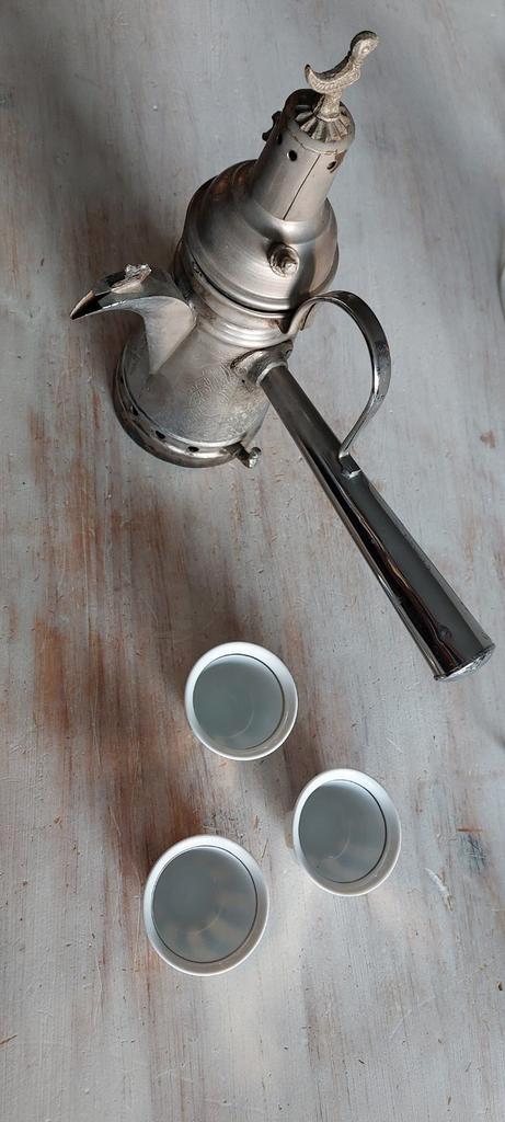 Rakwa-dallah om koffie te maken, met 3 drinkkopjes, Antiek en Kunst, Antiek | Keukengerei, Ophalen