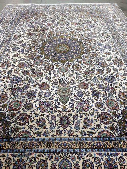 Isfahan Perzisch tapijt 435 x 300, Huis en Inrichting, Stoffering | Tapijten en Vloerkleden, Zo goed als nieuw, 200 cm of meer