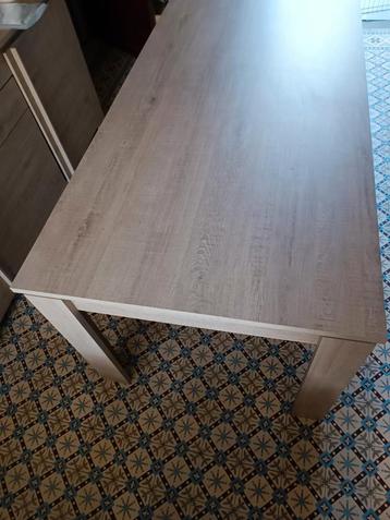 Table salle a manger  beschikbaar voor biedingen