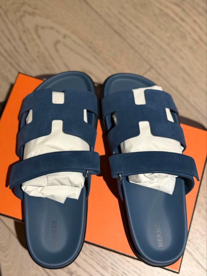 Hermès Izmir Sandals – Navy Blauw Suède – Nieuw, Kleding | Dames, Schoenen, Nieuw, Slippers, Blauw, Ophalen of Verzenden