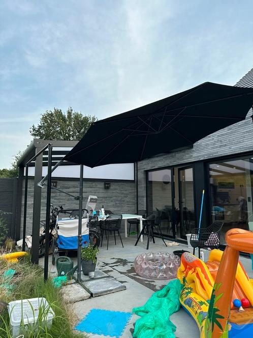 Grote Parasol diameter 3 meter in goede staat, Tuin en Terras, Parasols, Zweefparasol, 3 tot 4 meter, Kantelbaar, Verstelbaar