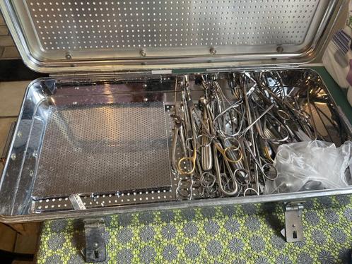 koffer met 50-delige operatie-instrumenten, Antiek en Kunst, Antiek | Gereedschap en Instrumenten, Ophalen of Verzenden
