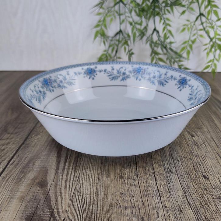 Noritake Blue Hill Saladeschaal, Antiek en Kunst, Antiek | Servies los, Ophalen of Verzenden
