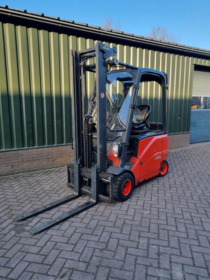 Linde E20 lage urenstand!, Zakelijke goederen, Machines en Bouw | Heftrucks en Intern transport, Heftruck, Elektrisch, 2000 tot 3000 kg