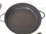 Poêle à frire de 32 cm de large pour poulet, ragoût, goulasc, Maison & Meubles, Enlèvement, Autres types, Fonte, Plaque céramique
