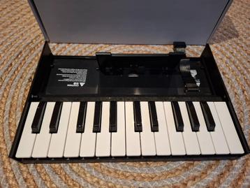 Roland Boutique K-25M keyboard beschikbaar voor biedingen
