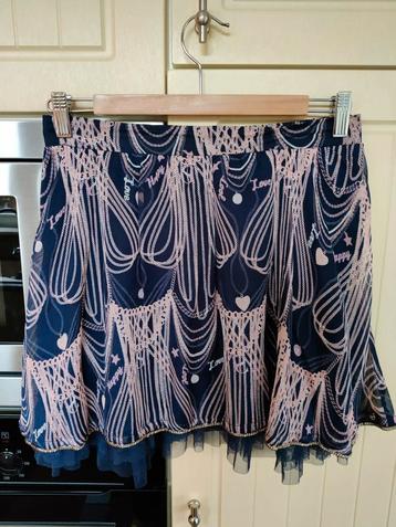 Zeer mooi rokje in voille. beschikbaar voor biedingen