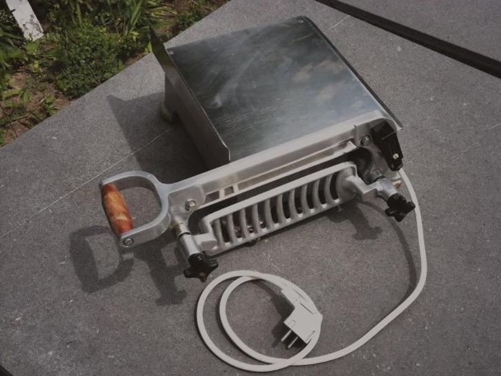 Trancheuse à fromage professionnelle avec lame chauffante, Electroménager, Électroménager & Équipement Autre, Utilisé, Enlèvement