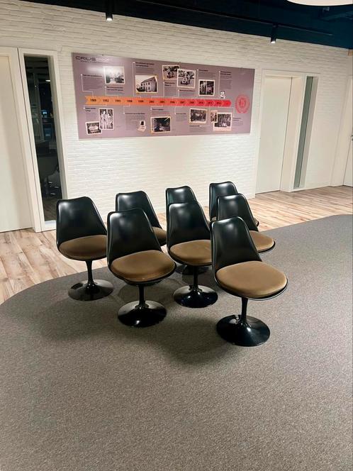 8 Knoll Tulip stoelen, Huis en Inrichting, Stoelen, Zo goed als nieuw, Vijf, Zes of meer stoelen, Stof, Zwart, Ophalen