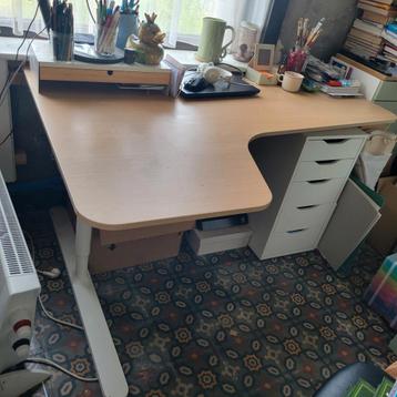 Hoekbureau links bekant ikea 160x110 verstelbaar in hoogte, Enlèvement, Comme neuf, Bureau