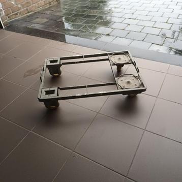 A vendre plateau roulant. beschikbaar voor biedingen