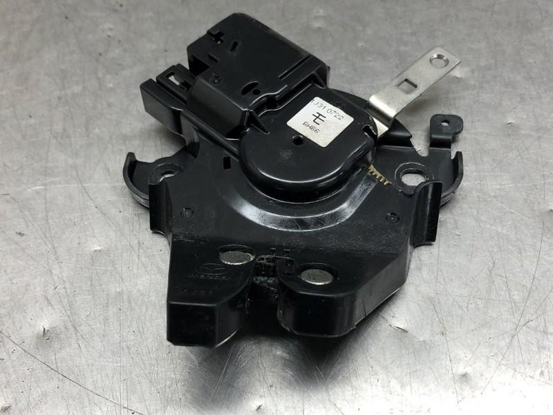 SLOTVANGER ACHTERKLEP Mazda 3 Sport (BL14 / BLA4 / BLB4), Gebruikt, Mazda