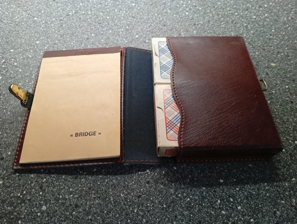 Cartes à jouer Bridge, Enlèvement