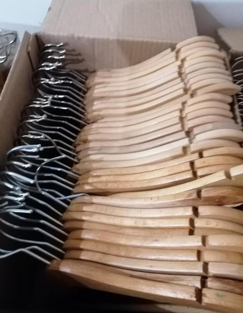 60 houten kapstokjes voor kinderen Ikea en Hema, Vêtements | Femmes, Cintres, Enlèvement, Enfants