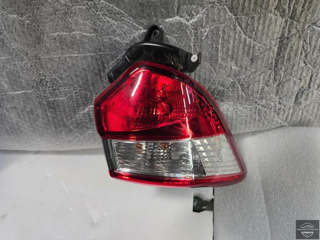 Toyota Yaris P13 3 2011-2020 Achterlicht Rechts 81560-0DB61, Info@toyota.co.jp, Gebruikt, Toyota Motor Corporation, Toyota-Cho 1
471-8571  Toyota City