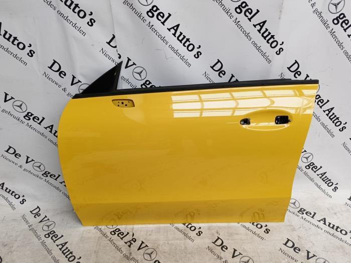 Portière 4portes avant gauche d'un Mercedes CLA (37), Autos : Pièces & Accessoires, Carrosserie & Tôlerie, Porte, Mercedes-Benz